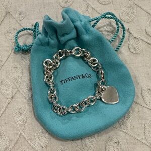 Tiffany & Co. Silver Heart Charm 7’ Bracelet with Blue Pouch